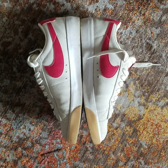 Shoes - Picture 6 of 8